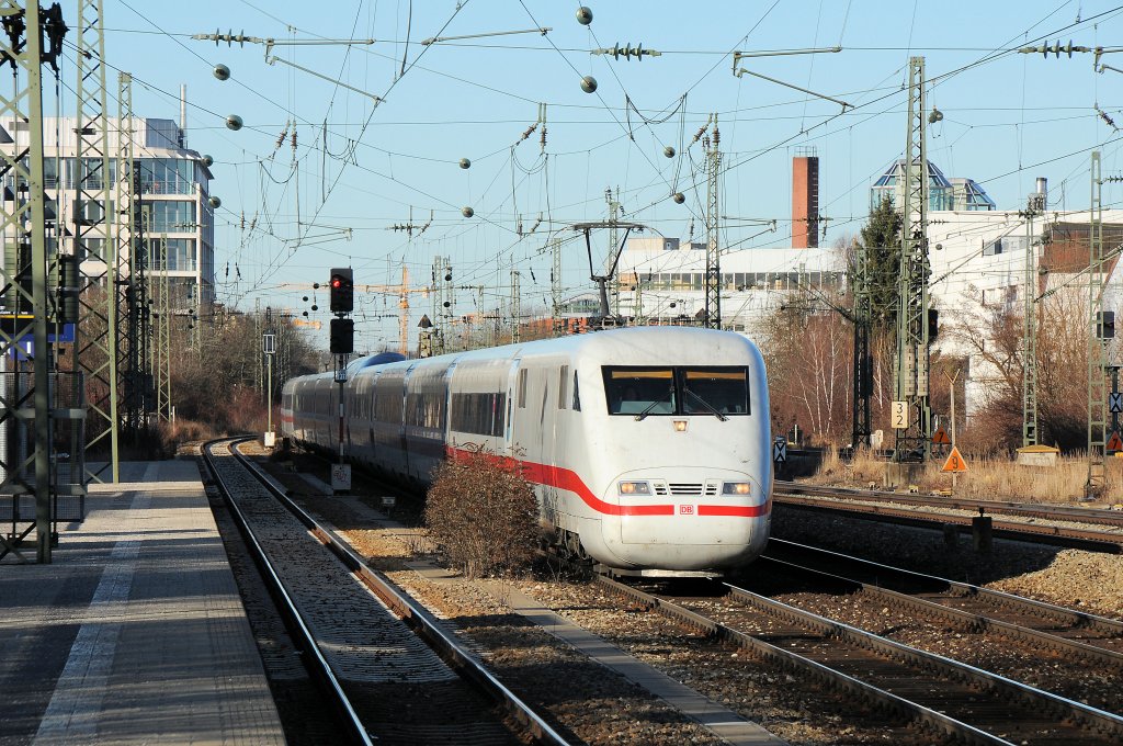 401 061 am 26.12.09 auf Drehfahrt am Heimeranplatz