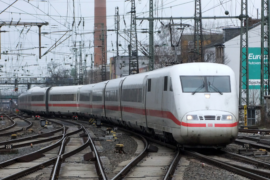 401 070-8 Einfahrend in Dortmund 22.12.2012