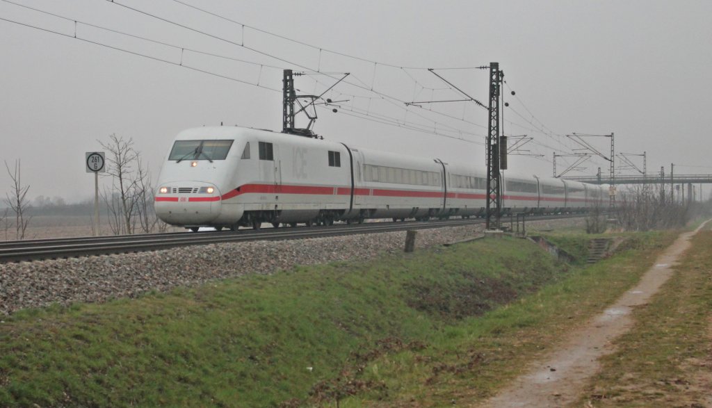 401 072-4 am 30.03.2013 bei H�gelheim.