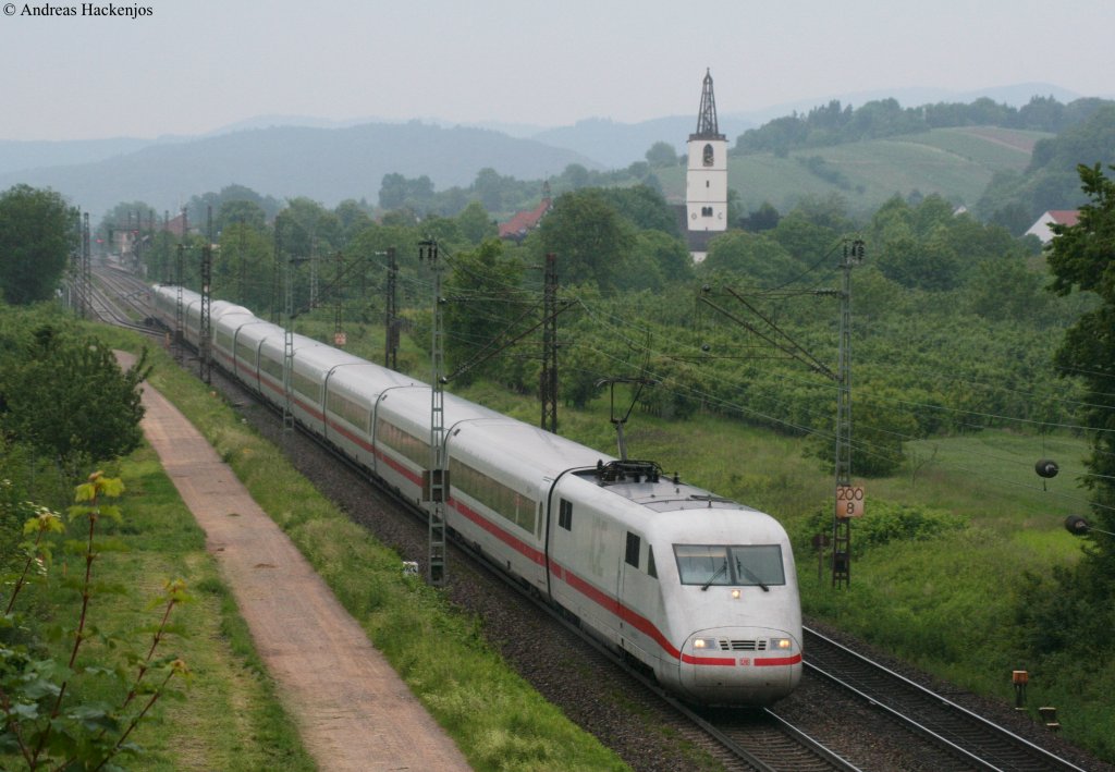 401 074-0  Zrich  als ICE 75 (Hamburg-Altona-Zrich HB) bei Denzlingen 2.6.10