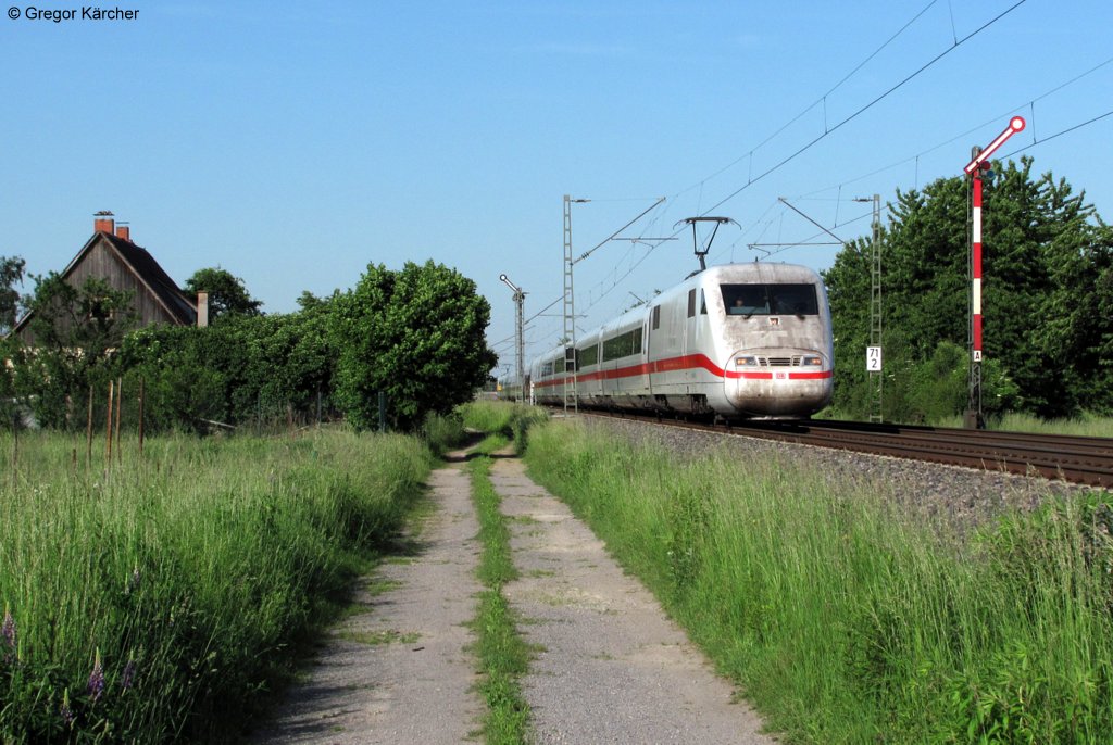 401 074-0  Zürich  als ICE 78 (Zürich HB - Hamburg-Altona) an der BK Basheide. Aufgenommen am 25.05.2012 bei Rheinstetten.