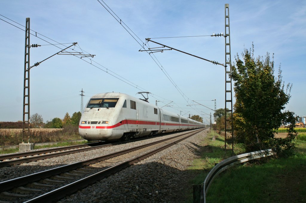 401 077-3 am 20.10.12 auf dem Weg Richtung Sden. Das Bild entstand sdlich von Buggingen.