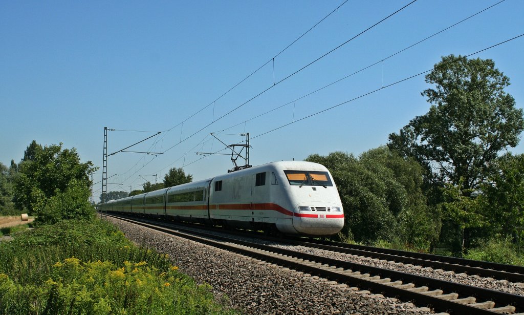 401 078-1 als ICE ___ von Interlaken Ost nach Berlin Ostbahnhof am 26.07.12 kurz nach Ringsheim.