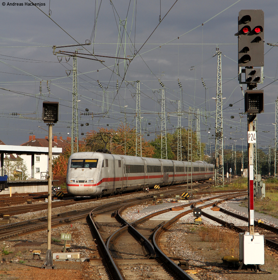 401 079-9 als ICE 277 (Berlin Ostbahnhof-Interlaken Ost) in KArlsruhe 20.10.11