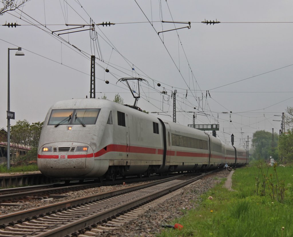 401 082-3  R�desheim am Rhein  bei der Ausfahrt aus der Baustelle in Kenzingen. (02.05.2013)