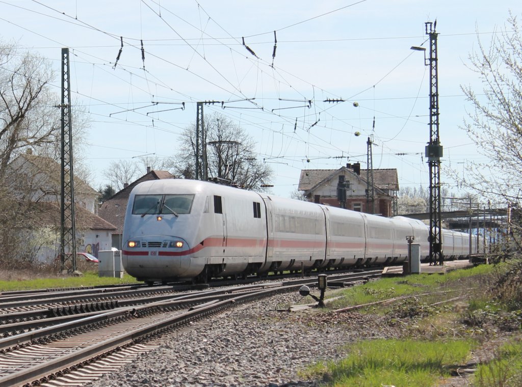 401 588-9  Hildesheim  am 14.04.2013 bei der Durchfahrt durch Orschweier.
