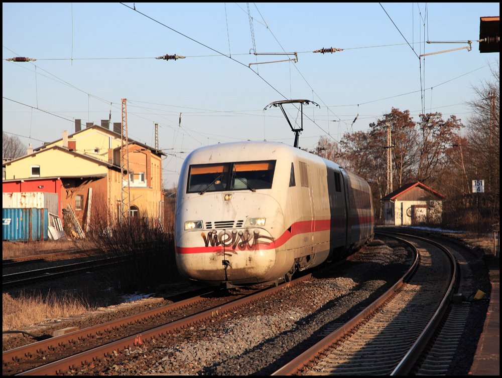 402 035 (9380 5402 035-0 D-DB) ist als InterCityExpress 558 von Berlin-Ostbahnhof nach Kln Hbf unterwegs. (Westhofen am 18.02.2010)