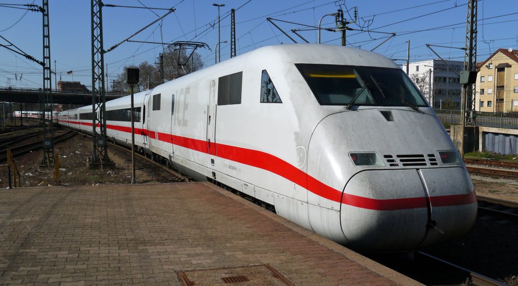 402 045 mit ICE 1 Triebzug auf dem Weg von Mannheim Hbf nach Frankfurt. (25.03.12)
