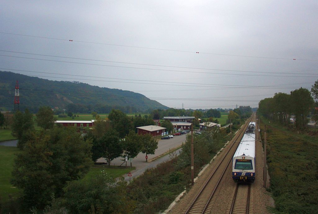 4020 303-1 als S3 nach Hollabrunn zwischen Bisamberg und Korneuburg; 02.10.10