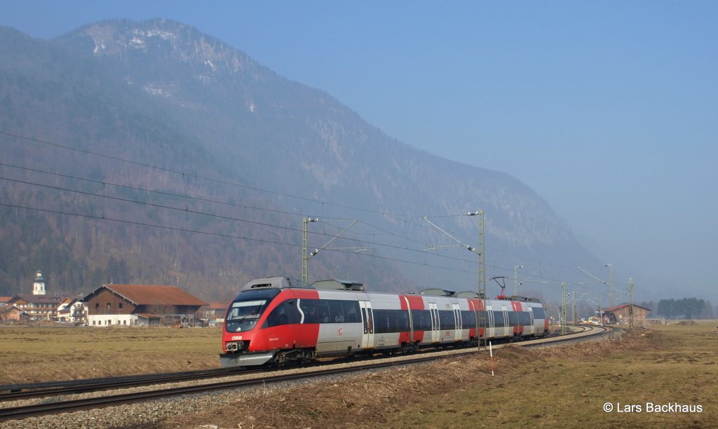4024 070 ist am 5.03.11 als RB 79061 Rosenheim - Telfs-Pfaffenhofen bei Niederaudorf Richtung Kufstein unterwegs.