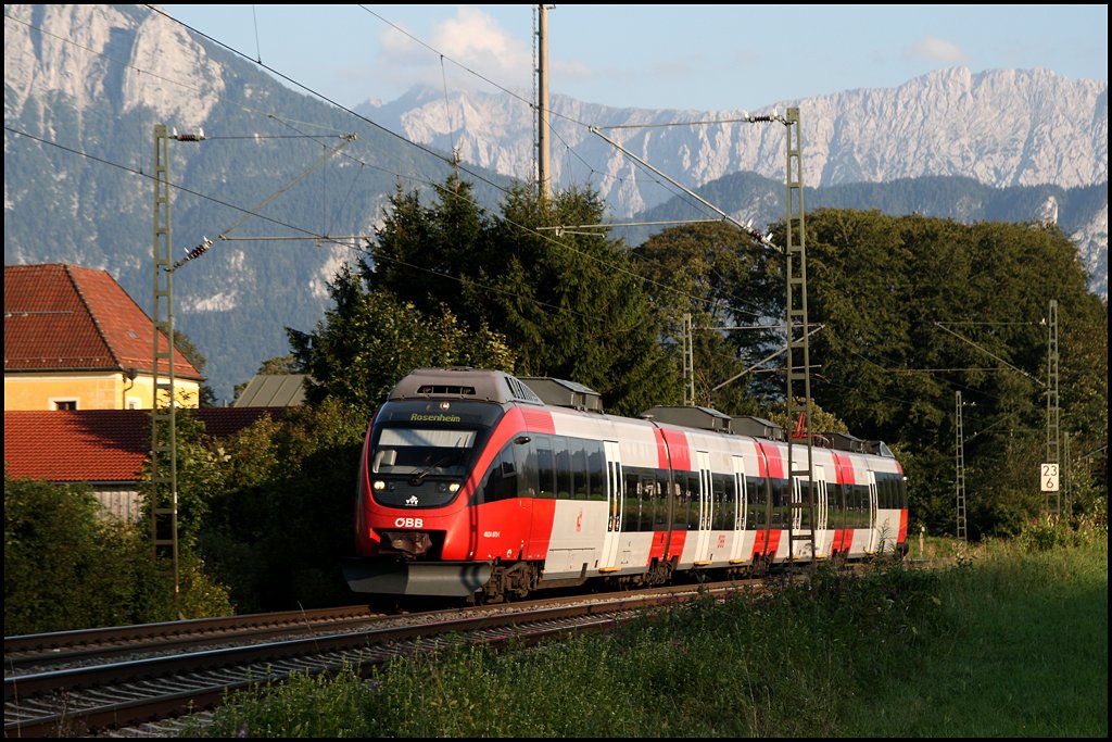 4024 073 rauscht als RB 5126 von Telfs-Pfaffenhofen nach Rosenheim. (06.08.2009)