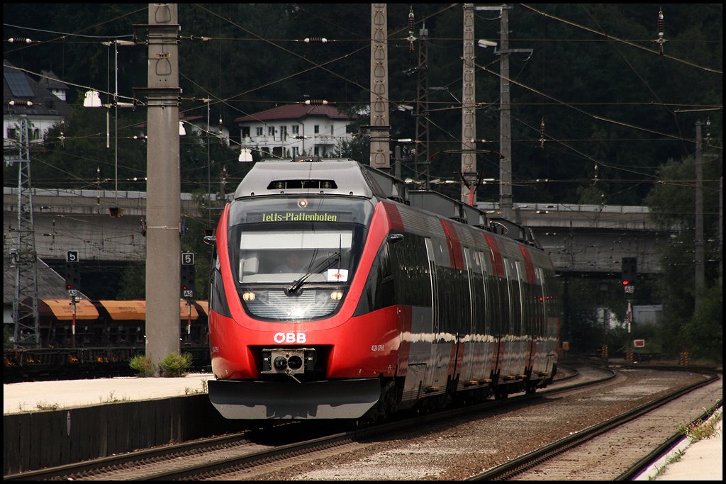 4024 079 erreicht auf dem Weg von Rosenheim nach Telfs-Pfaffenhofen den Bahnhof Kufstein. (11.08.2009)