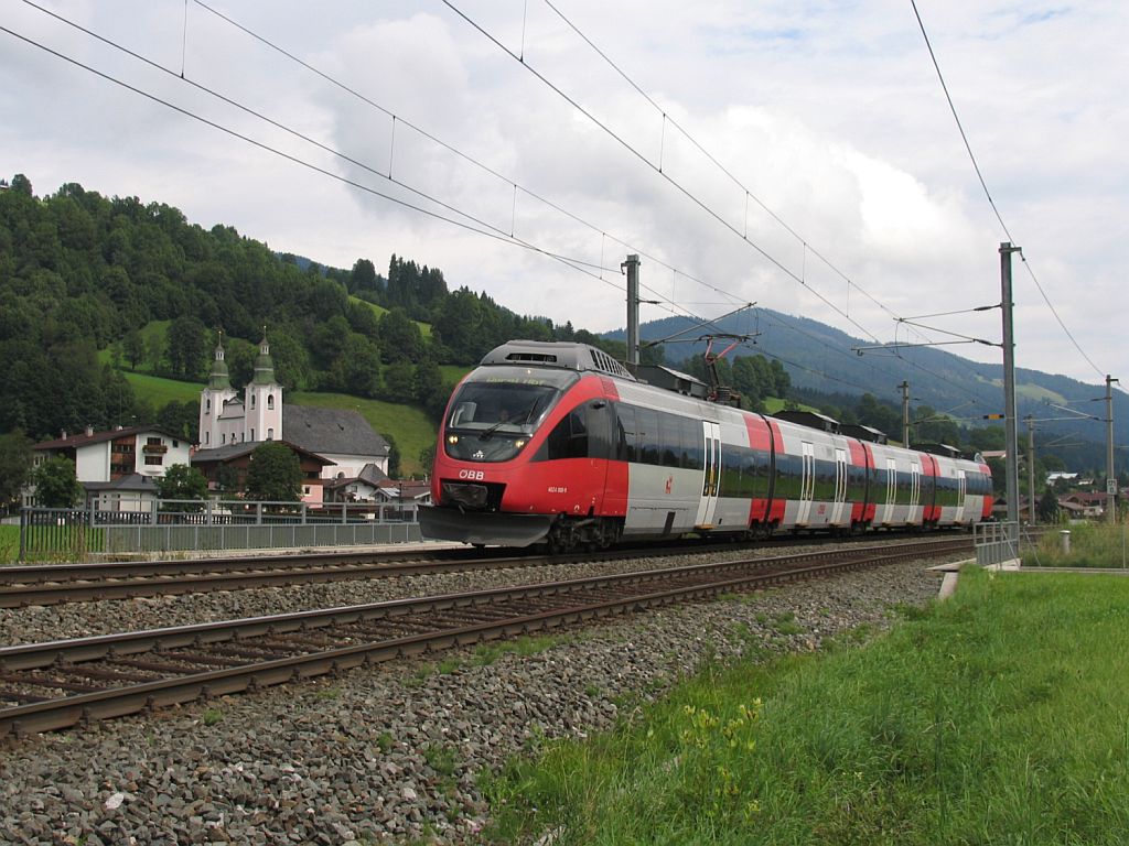 4024 088-9 mit REX 5347 Innsbrck Hauptbahnhof-St. Johan im Tirol bei Brixen im Thale am 12-8-2010.