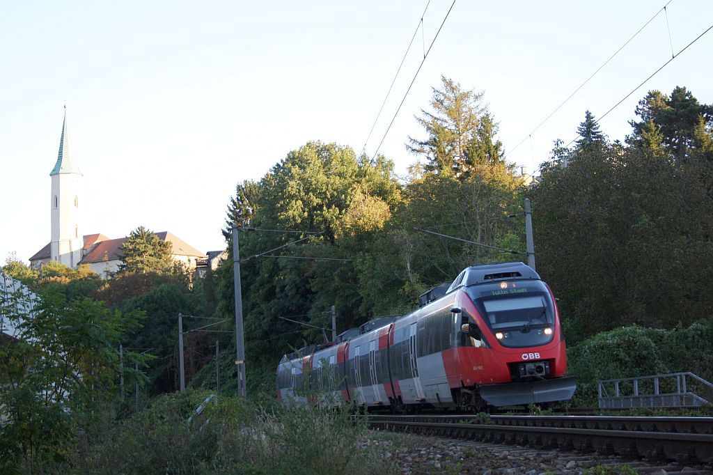 4024 100-2 als S40 nach Tulln Stadt hinter Klosterneuburg; 27.09.10