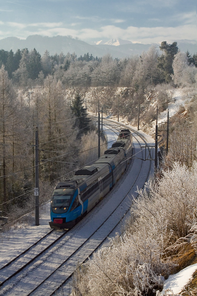 4024 120  S-Bahn Steiermark  fhrt als R 4212 von Unzmarkt nach Bruck  an der Mur. 
Zeltweg 31.12.2010
