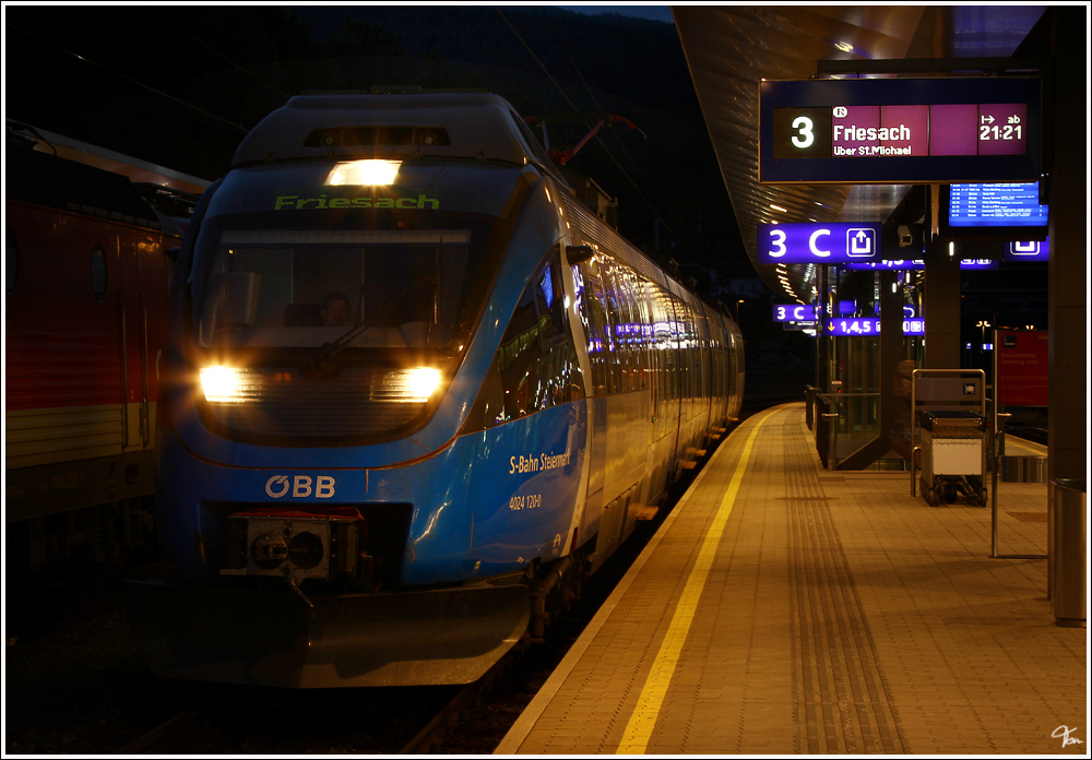 4024 120  S-Bahn Steiermark  fhrt als R 1737 von Mrzzuschlag nach Friesach. Leoben 17.7.2011