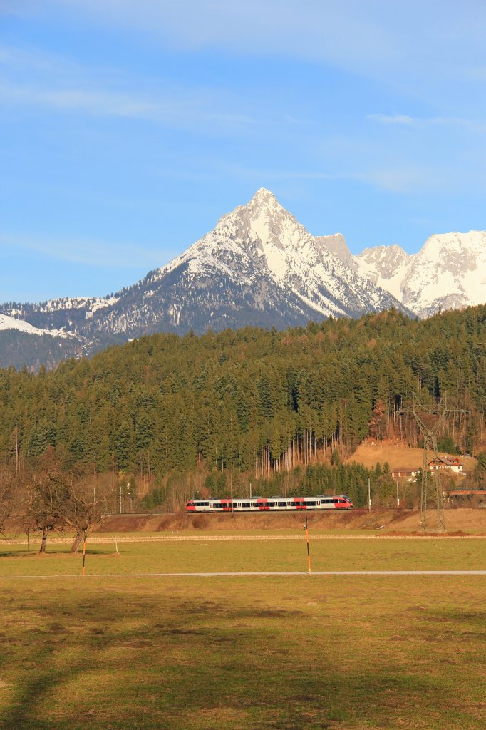 4024 als S-Bahn bei Kirchbichl. 08.03.2013