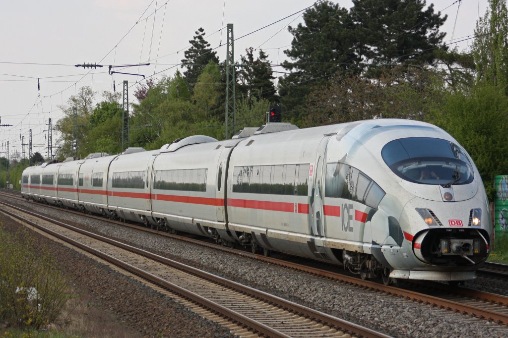 403 012  Montabaur  am 15.4.11 in Dsseldorf-Angermund.