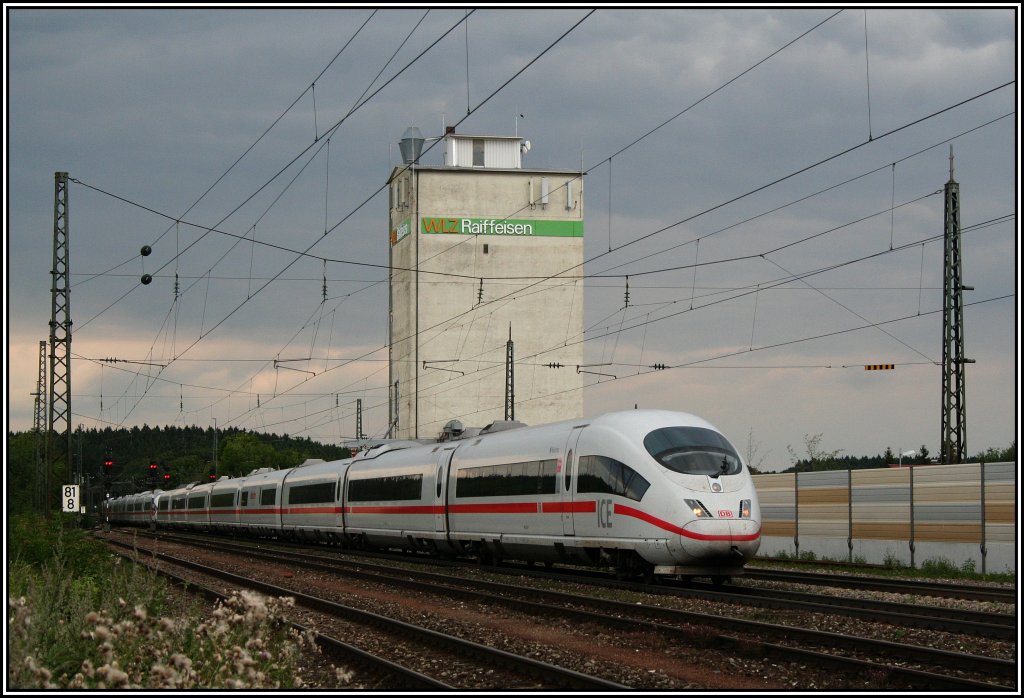 403 022-7 und 403 012-8 durchfahren Beimerstetten auf ihrer Route von Dortmund nach Mnchen, 04.08.10