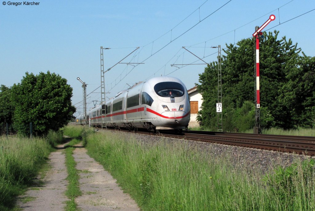 403 026-8  Neunkirchen  und 403 029-2 als ICE 602 (Basel SBB - Dortmund Hbf) an der BK Basheide. Aufgenommen am 25.05.2012 bei Rheinstetten. Ein netter Gruß auch zurück an den Tf.