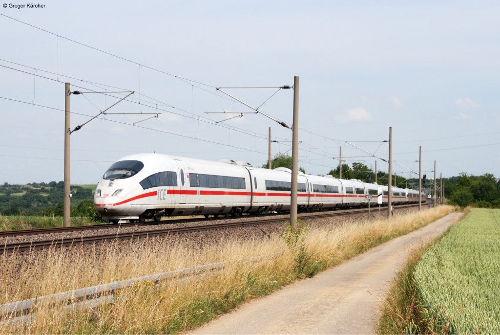 403 030  Gttingen  und 403 *** rasen als ICE 516 Mnchen-Dortmund dem nchsten Halt Mannheim entgegen. Aufgenommen am 02.07.2013 bei Pulverdingen.