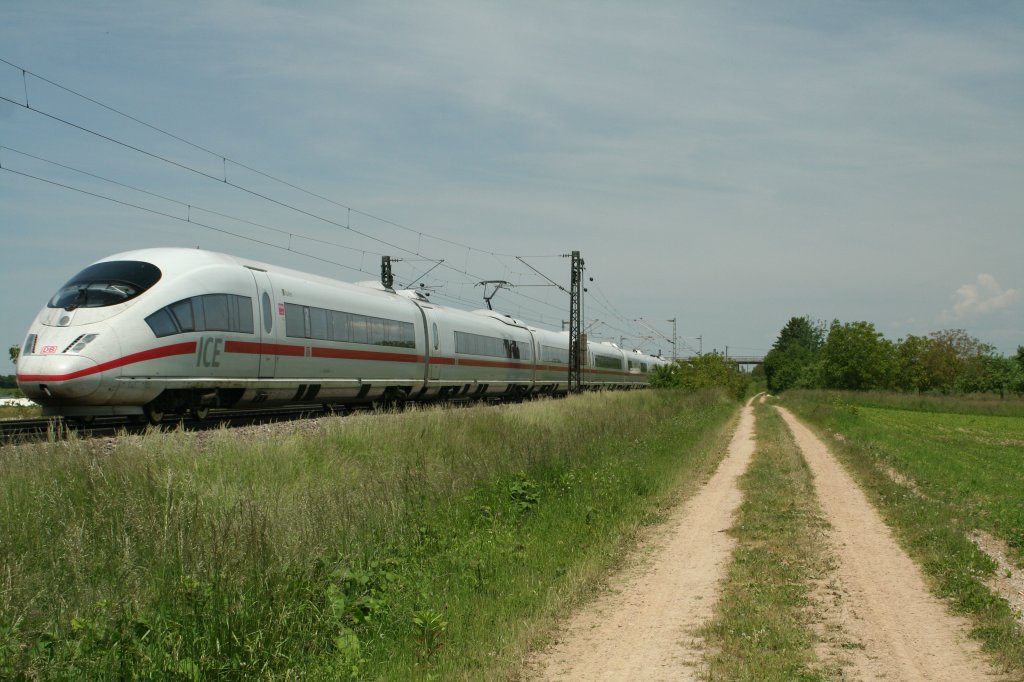 403 509-3 als ICE 106 von Basel SBB nach Dortmund Hbf am 05.06.13 bei Hgelheim.