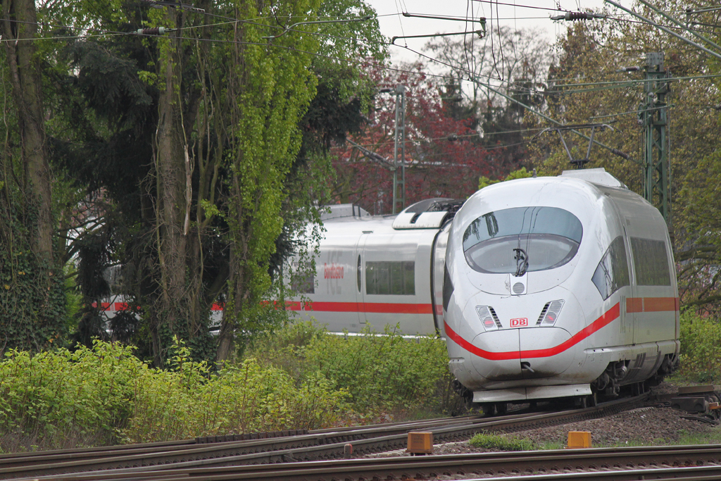 403 xxx am 28.4.12 in Rheydt Hbf.