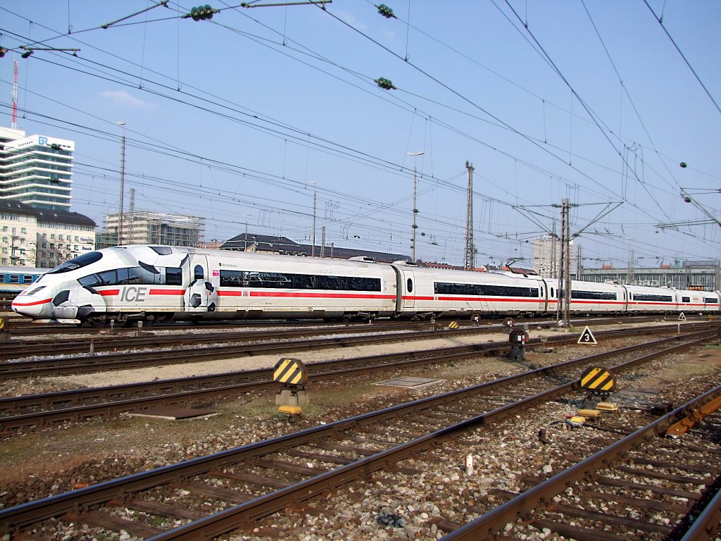 403512-7(Montabaur) verl�sst als ICE528 den M�nchner Hauptbahnhof;110329