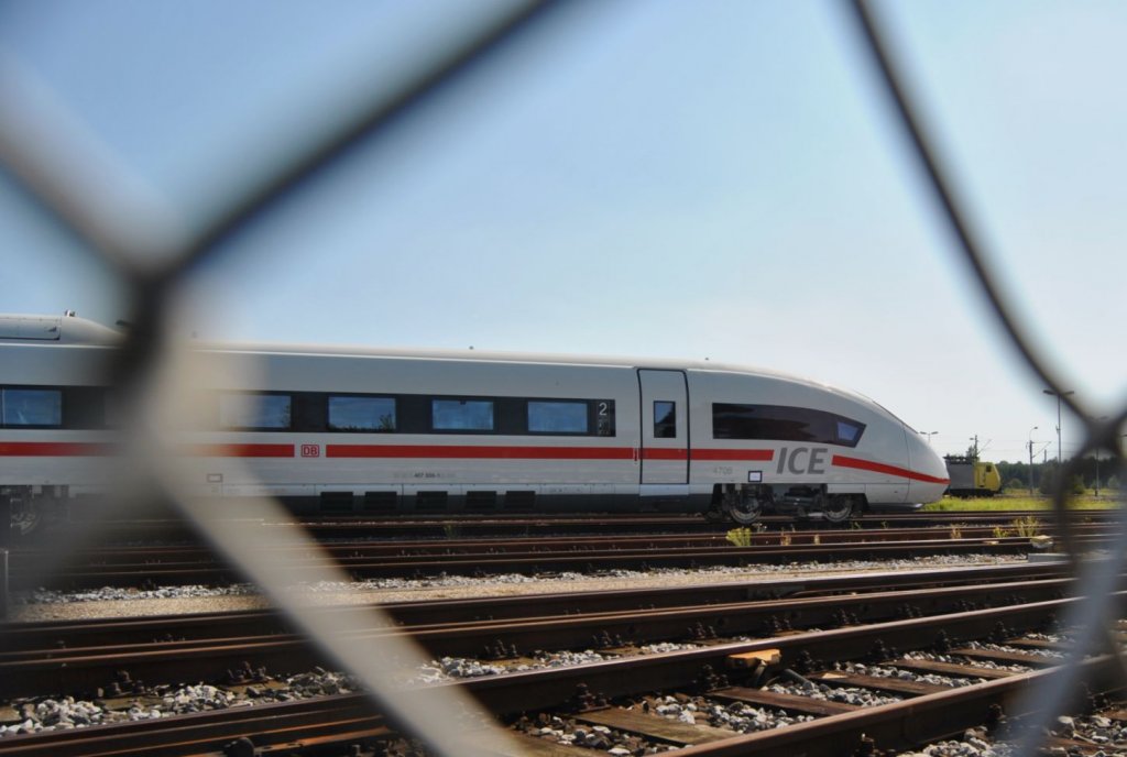 4078 Velaro D am 20.8.11 auf den Pr�fcenter Wegberg Wildenrath