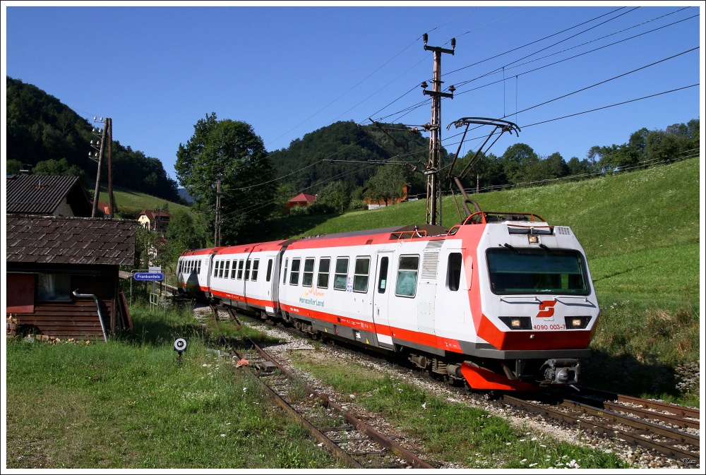 4090 003  Turbo  als R 6802 von Mariazell nach St.Plten, hier bei der Einfahrt in Frankenfels.
1.8.2010
