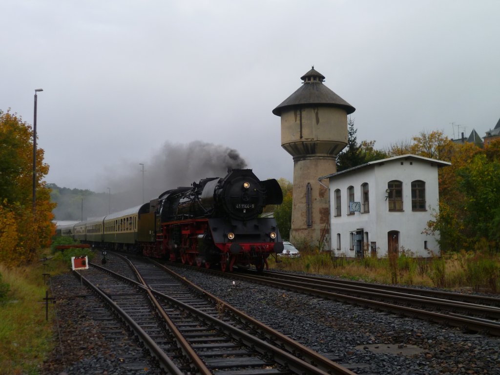 41 1144-9 Mit dem Elstertal Express 2012. Hier am 07.10.12 bei der Einfahrt in Plauen/V. unterer Bahnhof.