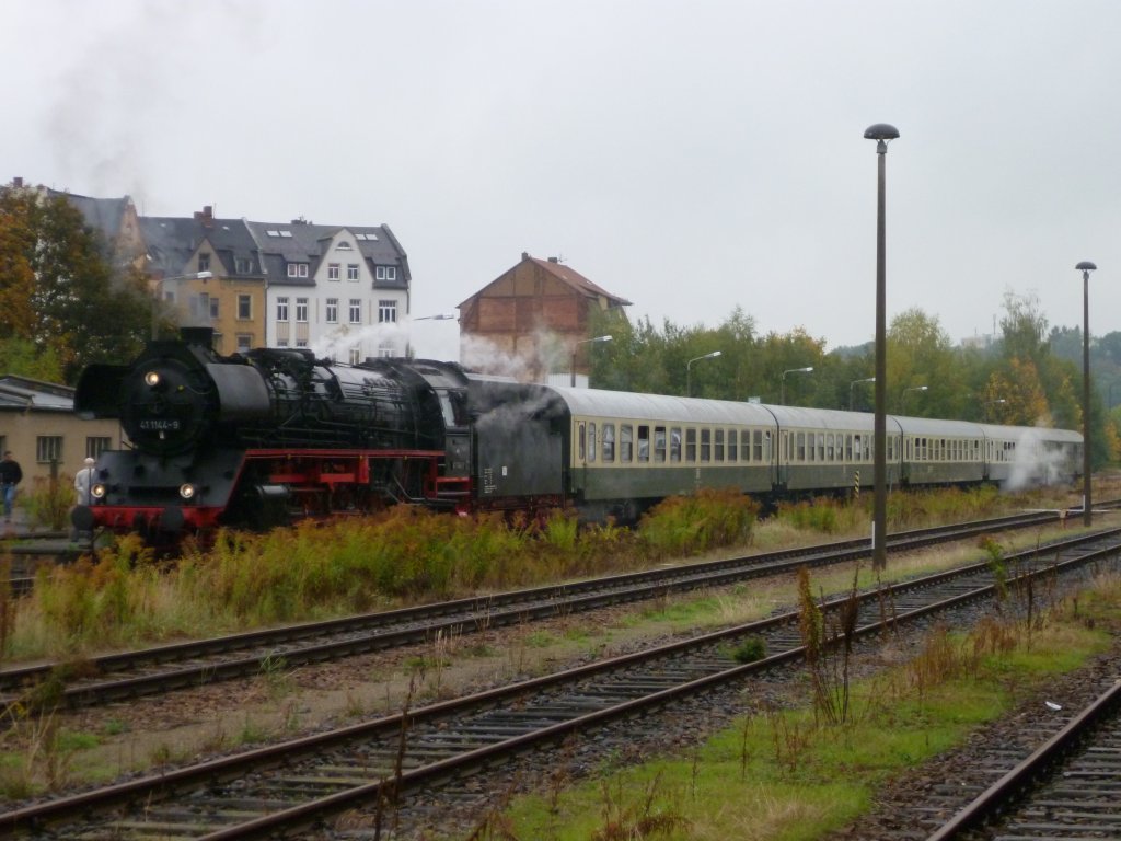 41 1144-9 Mit dem Elstertal Express 2012. Hier am 07.10.12 zusehen in Plauen/V. unterer Bahnhof.