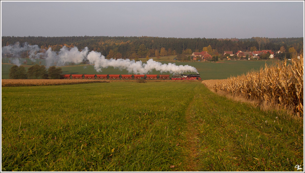 41 1144 fhrt mit DGz 203 von Bad Salzungen nach Eisenach.
Oberrohn 28.10.2011