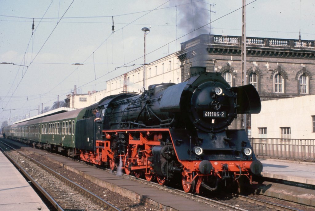41 1185-2 Magdeburg Hbf im April 1991