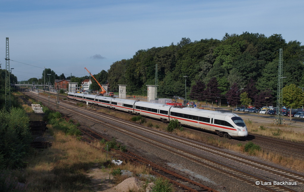 411 007  Erfurt  passiert am 09.08.13, vermutlich als ICE-Umleiter von der Hannoverschen Schiene, Tostedt Richtung Hamburg.
