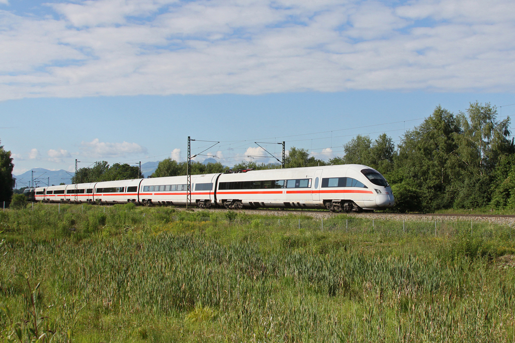 411 017 als ICE 108 am 15.06.2011 bei Ostermnchen.