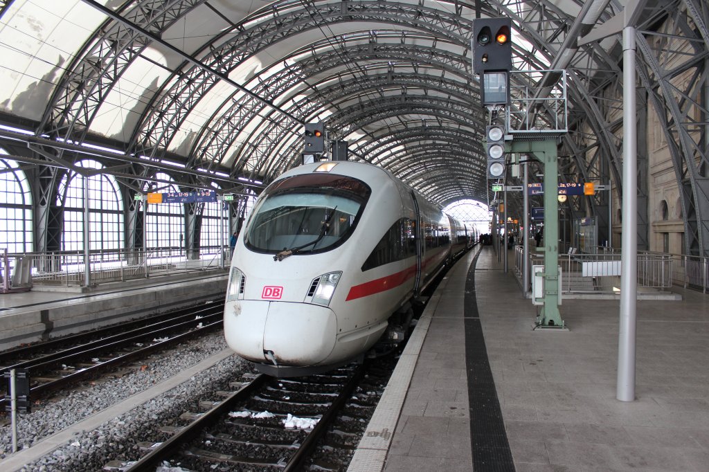 411 067-2  Traunstein , mit den 1597, in Dresden Hbf nach der Ankunft aus Wiesbaden Hbf. 24.02.2013