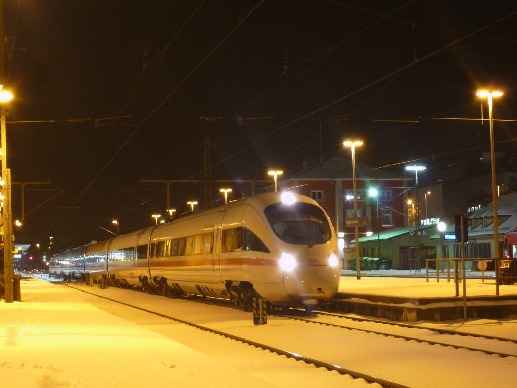 411 093  Oberursel im Taunus  als ICE 281 Stuttgart Hbf - Z�rich HB in Singen(Htw). 21.12.09