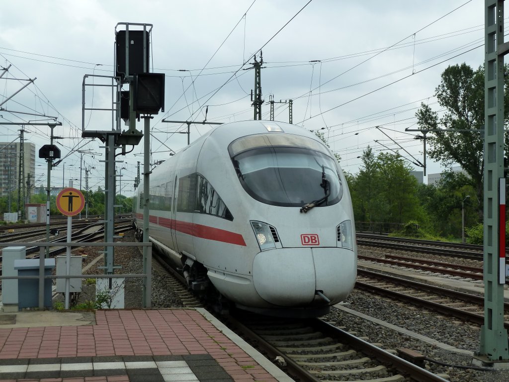 415er ICE-T erhlt Einfahrt in den Dresdner Hbf in Richtung Wiesbaden.
7.5.12