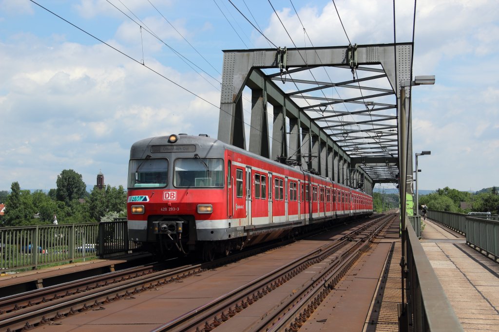 420 293-3 und ein weiterer 420 als S8 nach Offenbach Ost in Mainz Nord am 03.07.2012