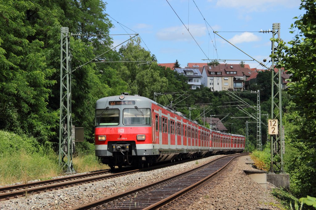 420 456-6 und ein weiterer 420 als S6 nach Weil der Stadt in Hfingen am 10.07.2012