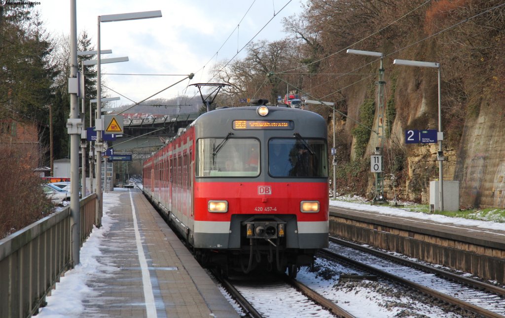 420 457-4 und 443-4 als S6 nach Schwabstrae in Hfingen 10.12.12