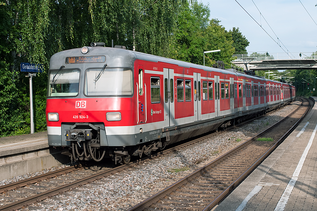 420 924-3, 13.08.2013, Haltepunkt Geradstetten 