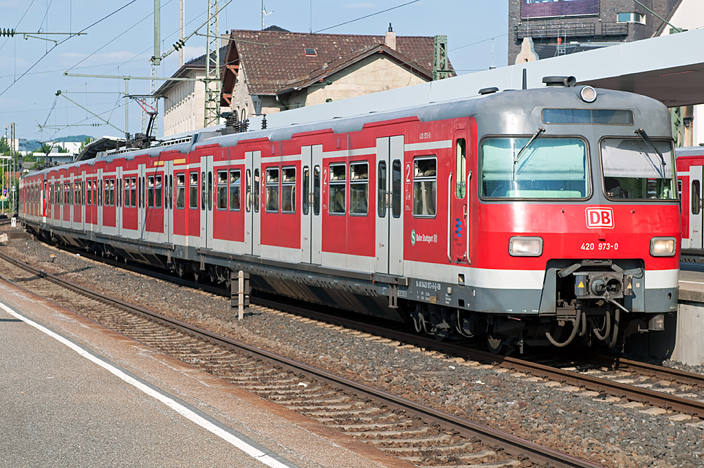 420 973-0 ( 94 80 0420 973-0 D-DB ), Düsseldorfer Waggonfabrik AG, Düsseldorf (DUEWAG) 90827 / Siemens, Baujahr 1995, Eigentümer: DB Regio AG - Region Baden-Württemberg, Fahrzeugnutzer: S-Bahn Stuttgart, [D]-Stuttgart, Bh Plochingen,    08.07.2013, Schorndorf Bf