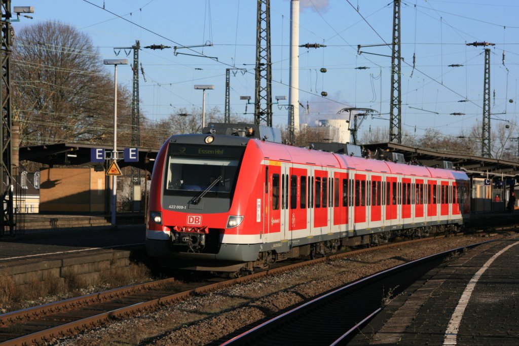 422 009-1 mit der S2 nach Essen.
Aufgenommen am 26.12.2009.