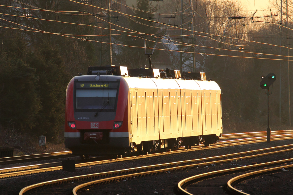 422 065-3 als S 2 nach Duisburg Ausfahrend aus Castrop-Rauxel 6.3.2013