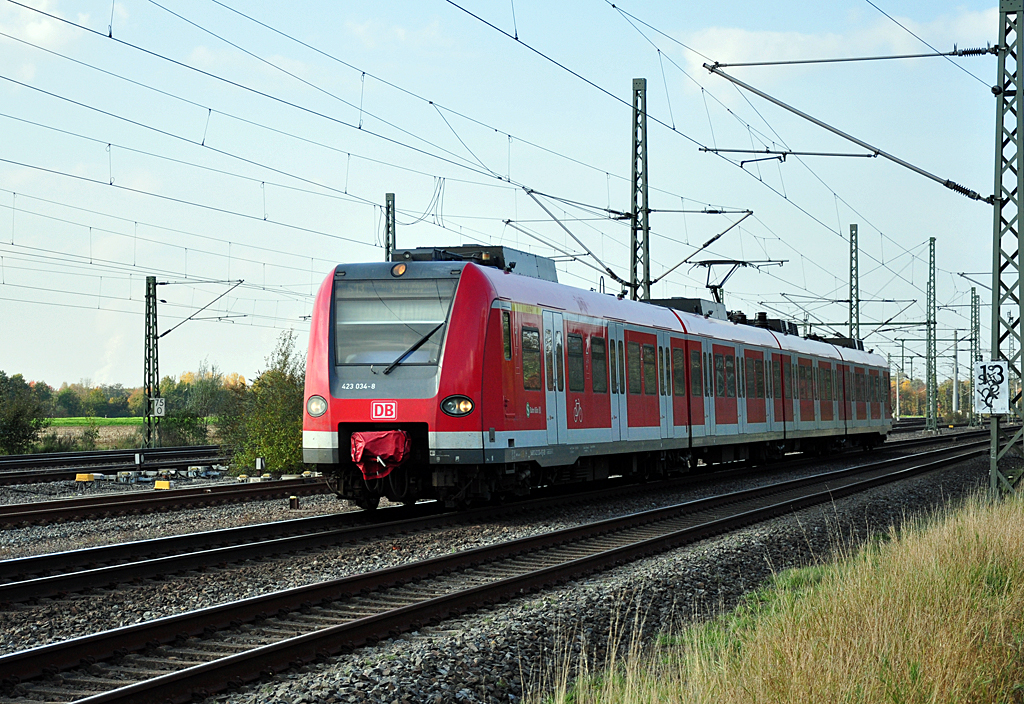 423 034-8 S13 nach Troisdorf bei Porz-Lind 21.10.2011