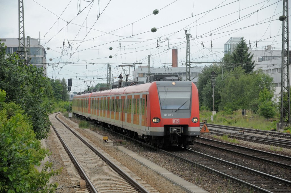423 182 & 161 am 13.06.11 auf der Umleiter S8 �ber den S�dring am Heimeranplatz zu m�nchen