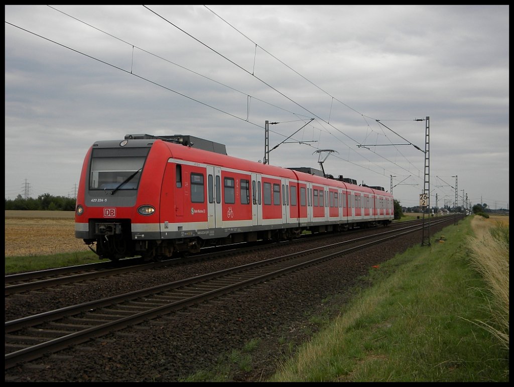 423 224 der S-Bahn M�nchen in Neuss Allerheiligen