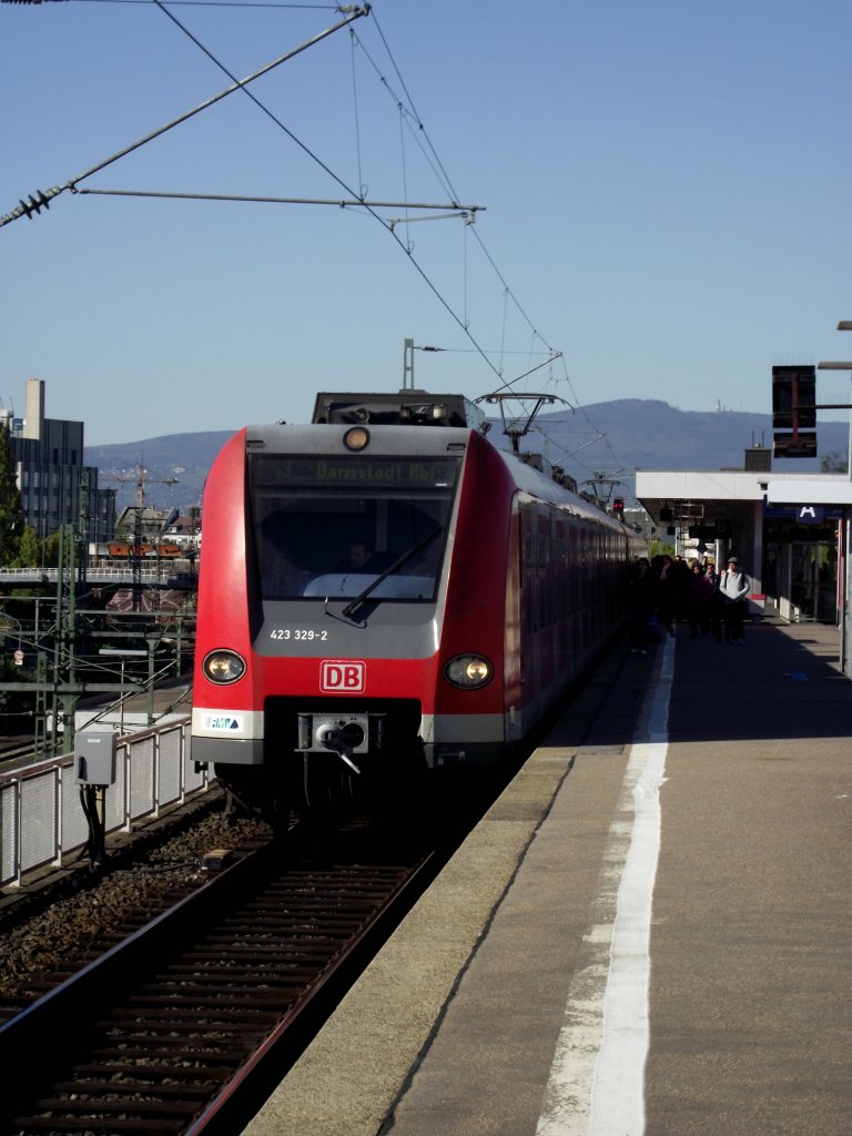 423 329-2 in Frankfurt am Main West am 15.10.11 